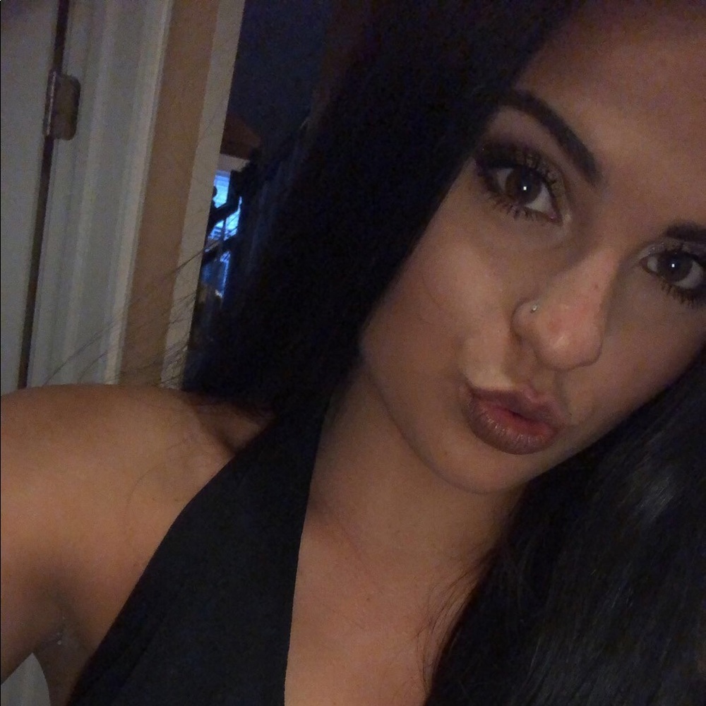 Meet your Posher, Cara